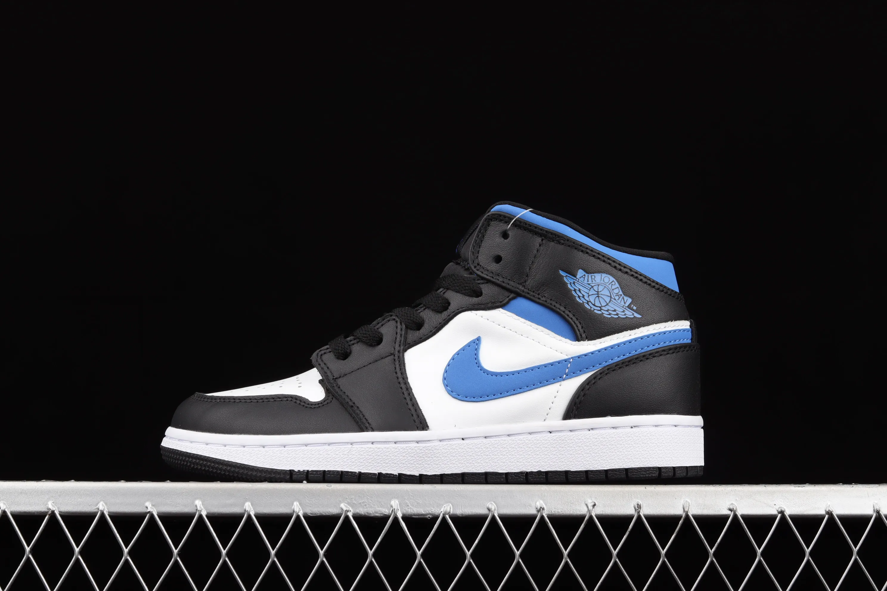 All categories Air Jordan Jordan series basketball shoes Air Jordan 1 Mid Air Jordan 1 Mid AJ1 Joe 1 black and white blue panda mid-top cultural basketball shoes 554725-140